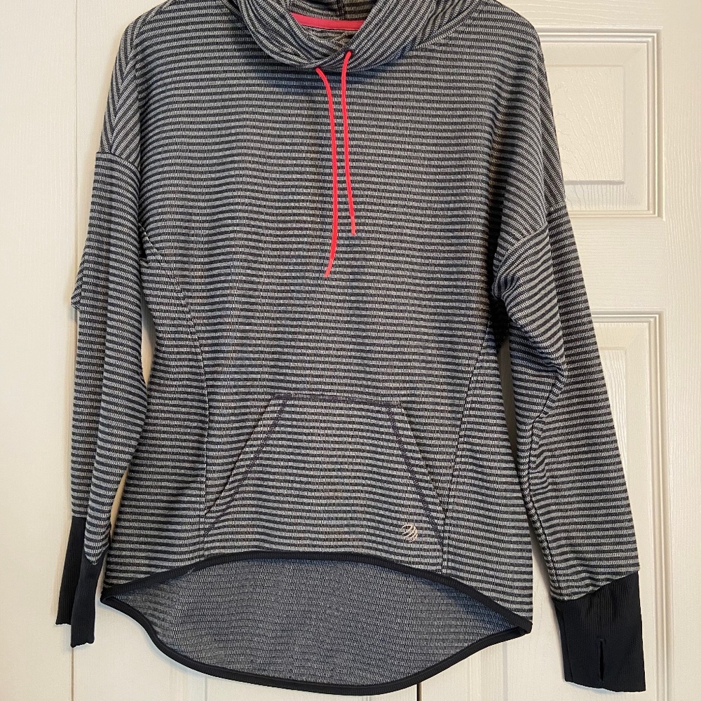 Sporty Roll Neck Sweat Shirt with Thumb Holes